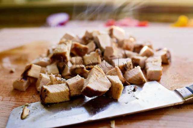 Салат с курицей и помидорами Салат с курицей и помидорами